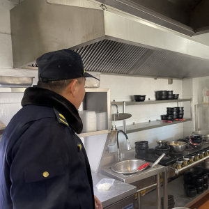 平度市東閣街道執(zhí)法中隊“信用+執(zhí)法”，打出餐飲油煙治理“組合拳” ...