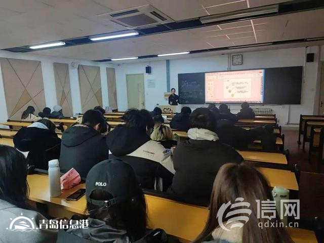 青島電影學(xué)院聘客座教授 開設(shè)特色化課程培養(yǎng)綜合型人才