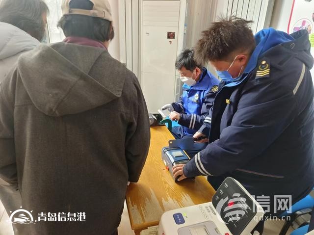 信新相映走進(jìn)?？诼飞鐓^(qū) 磨刀工具再升級便民效率大提升