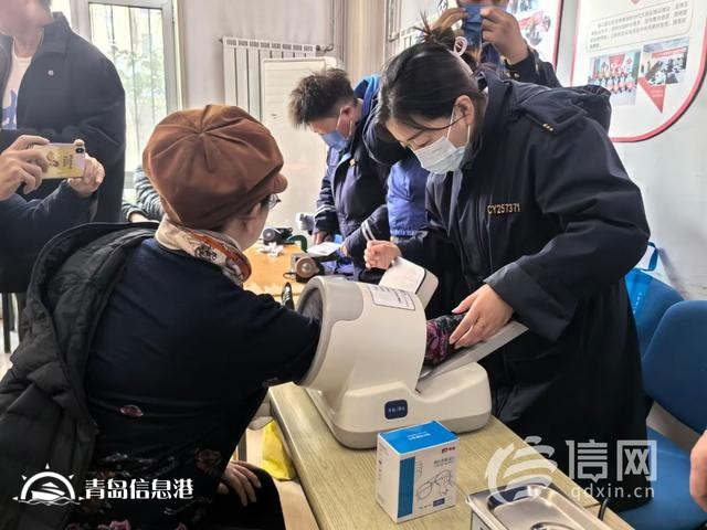 信新相映走進(jìn)?？诼飞鐓^(qū) 磨刀工具再升級便民效率大提升