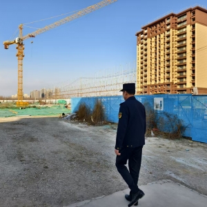 同和中隊建筑工地巡查“信用+執(zhí)法”筑牢安全與規(guī)范之基