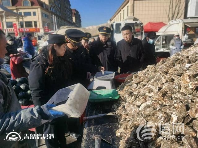 城陽區(qū)市場監(jiān)管局深入農(nóng)村大集 護航春節(jié)市場計量公平