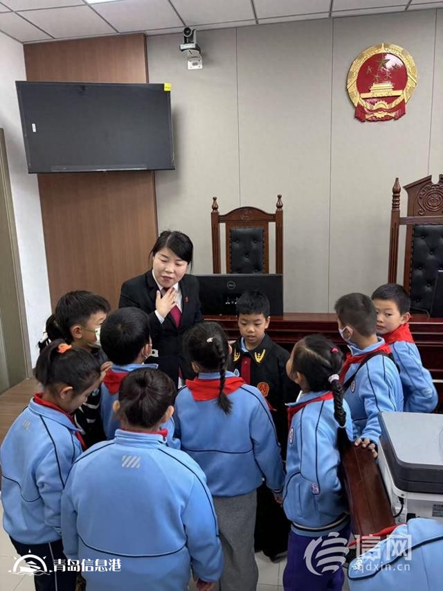 李滄法院聯(lián)合廣水路小學開展法治研學暨環(huán)保宣傳活動