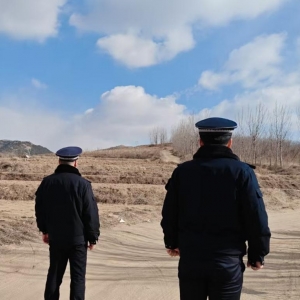 平度市東閣街道執(zhí)法中隊(duì)對隨意傾倒建筑垃圾“零容忍”，守護(hù)生態(tài)環(huán)境底線 ...
