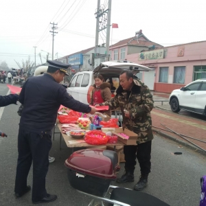古峴中隊黨支部：垃圾分類普法宣傳，點亮古峴大集文明之光 ...